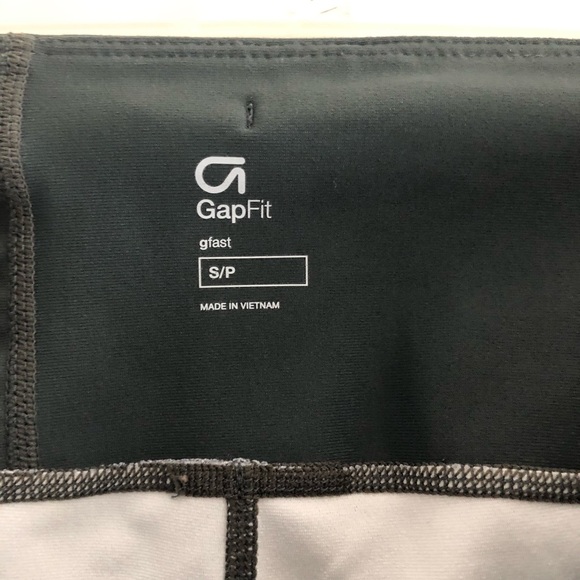 Barely worn gap fit Capri leggings - Picture 3 of 4